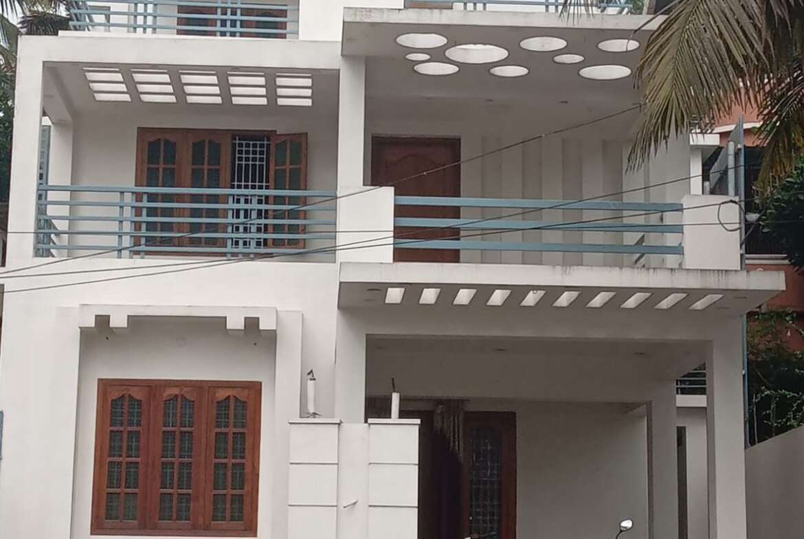 House for sale in Thengapattanam